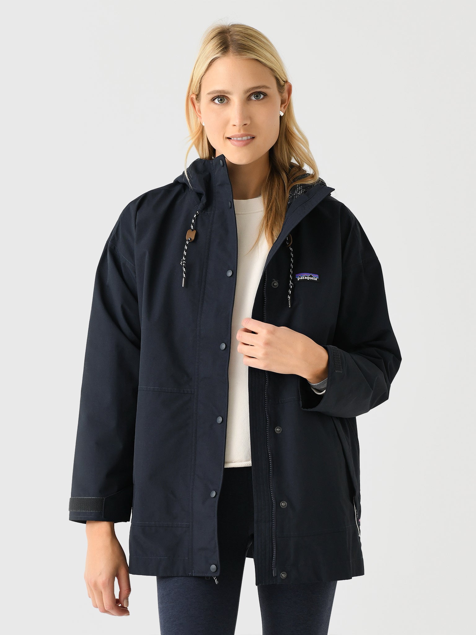 On sale Patagonia Raincoat