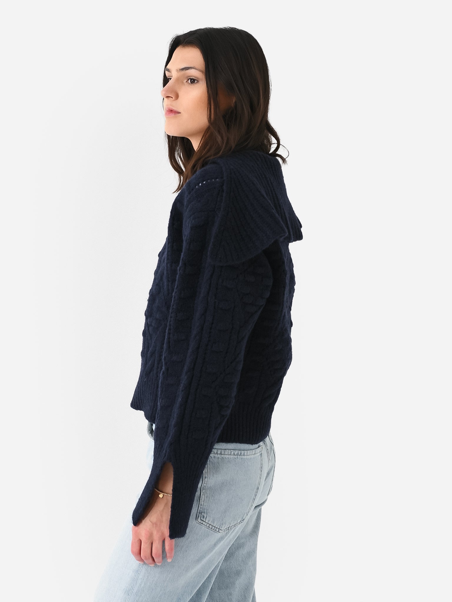 AW23-019xNAVY-alt2