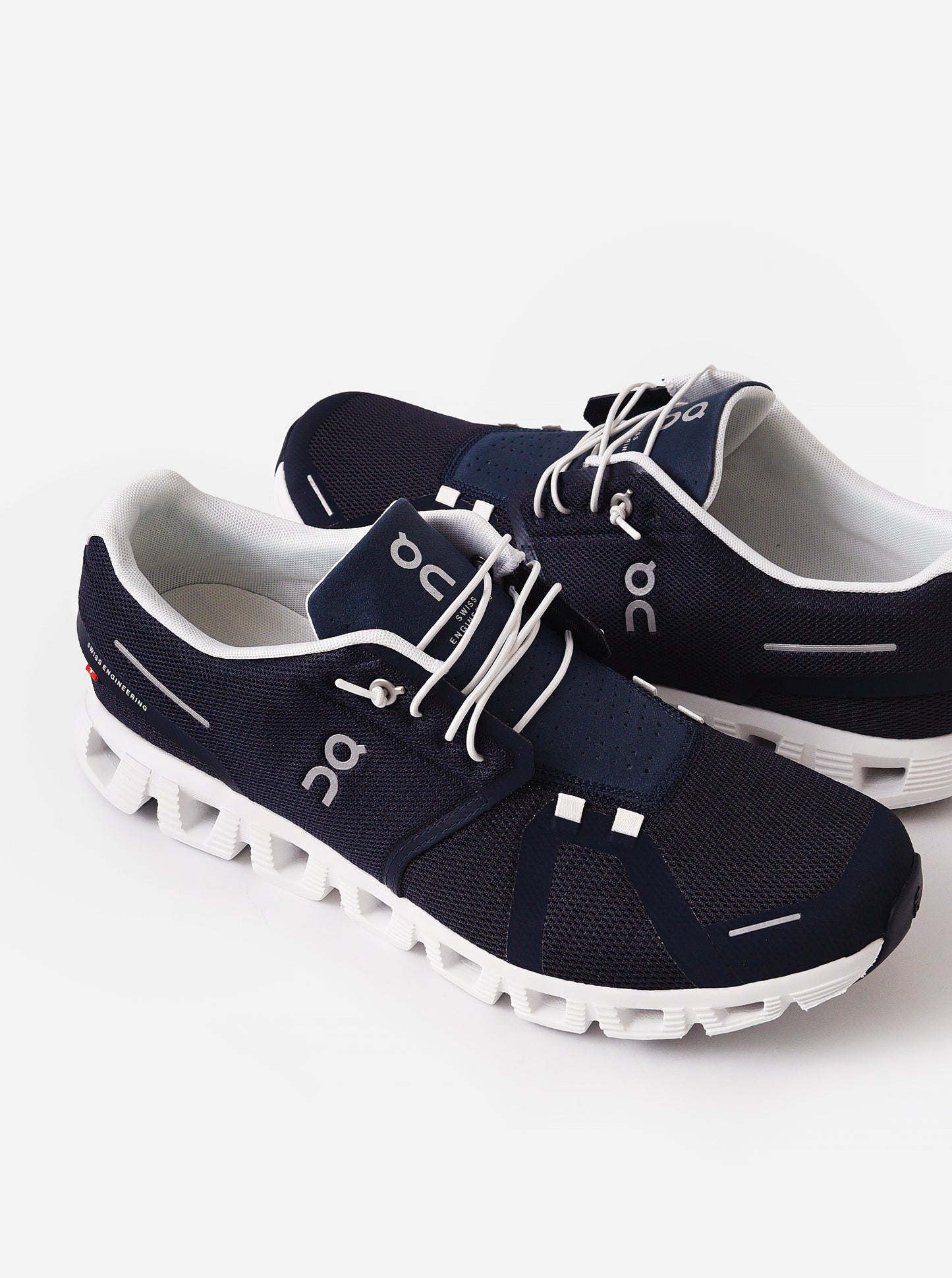 ON Men's Cloud 5 Sneaker