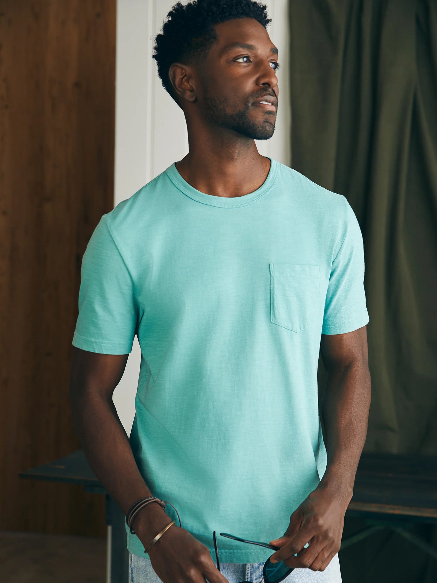 Faherty Brand Men's Sunwashed Pocket Tee