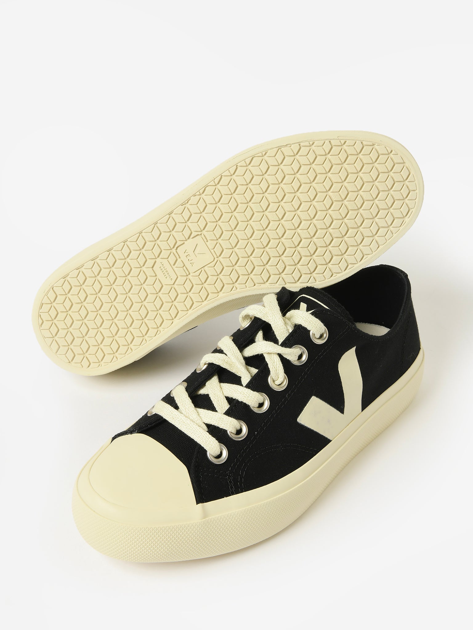 Veja hot sale canvas shoes