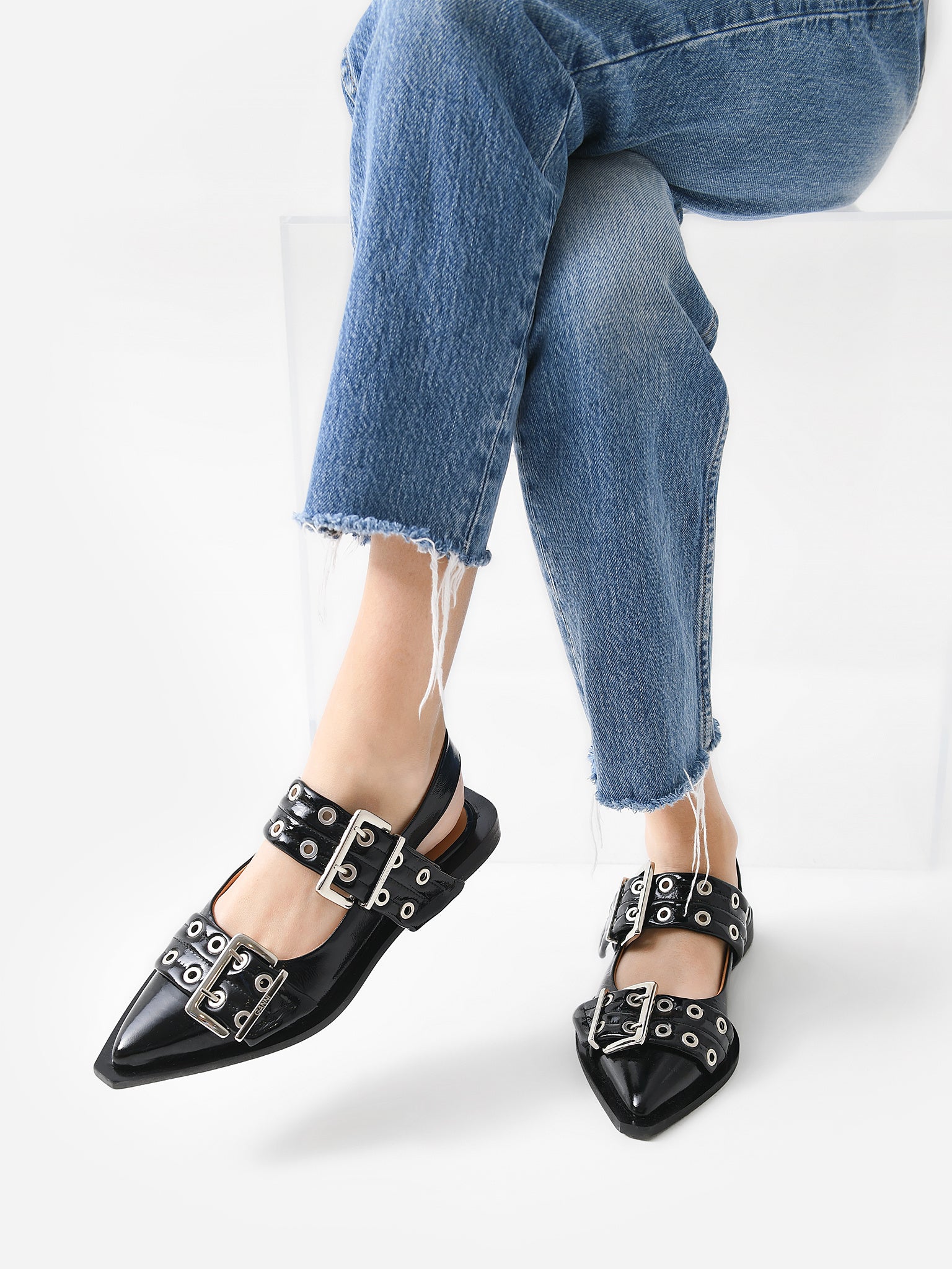 Buckle store ballerina flats