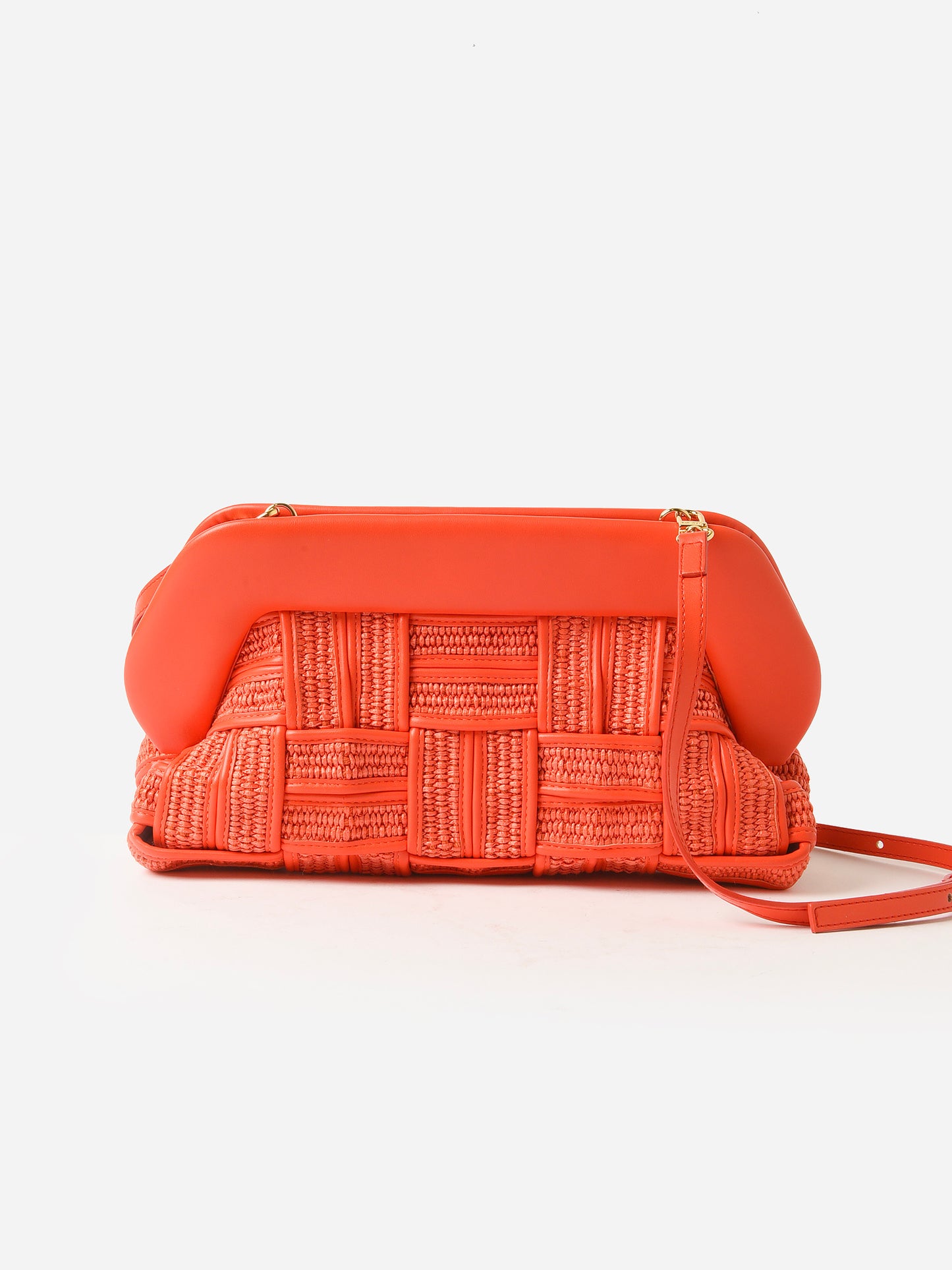 THEMOIRe Bios Weaved Straw Clutch