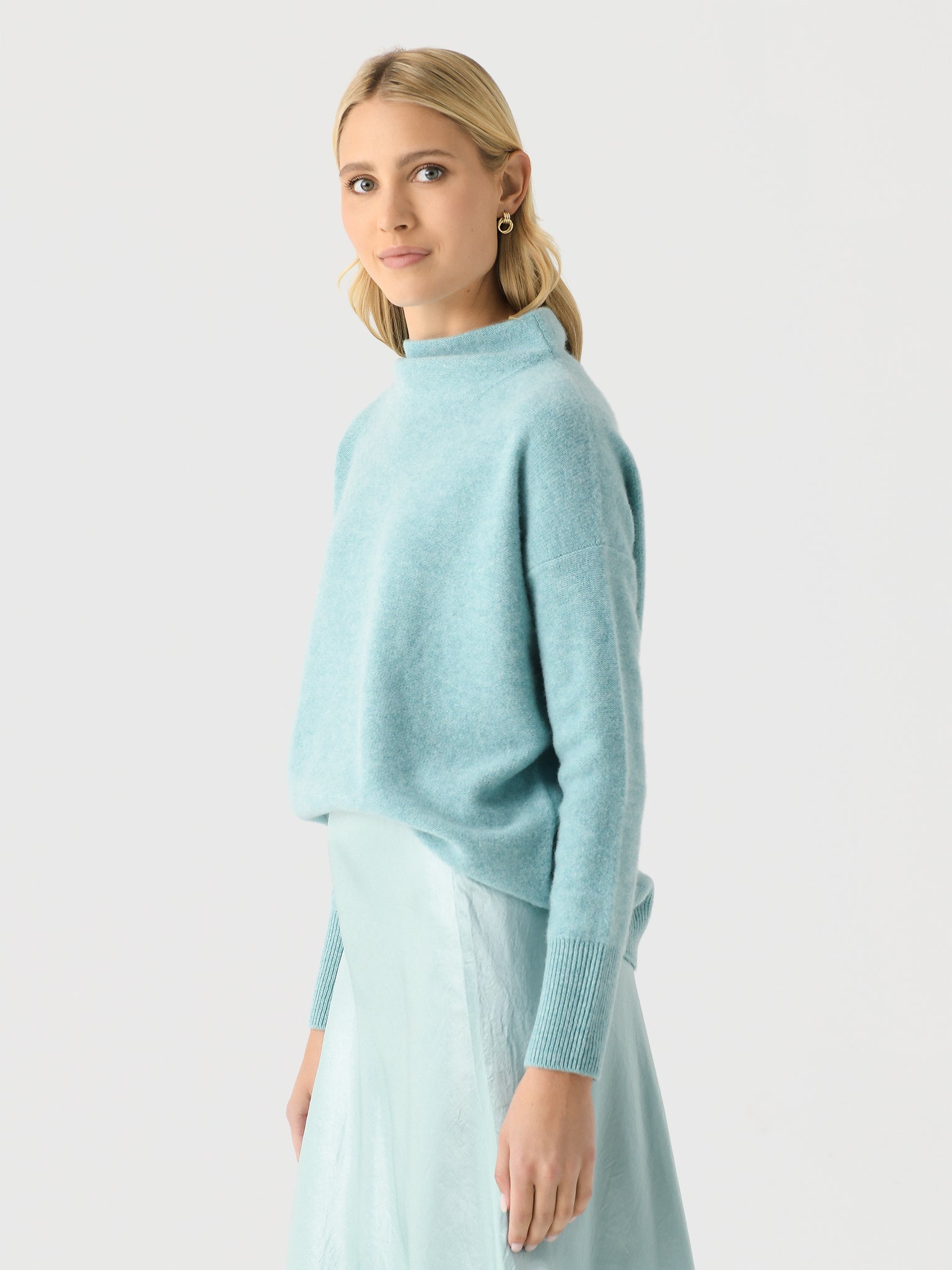 Vince 100% Cashmere sale Funnel Neck Ribbed Sweater Blue Size Small