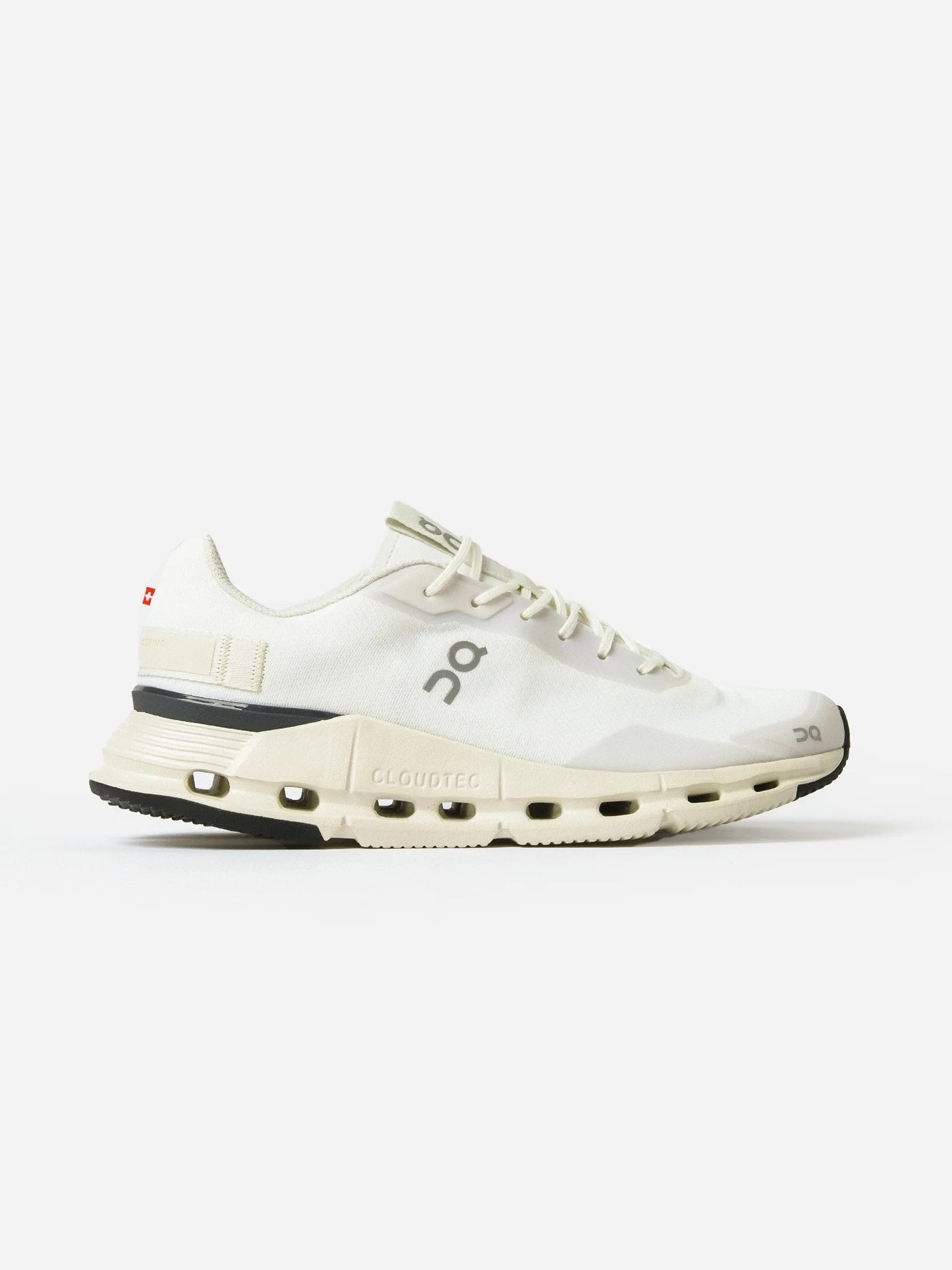 ON Women's Cloudnova Form Sneaker