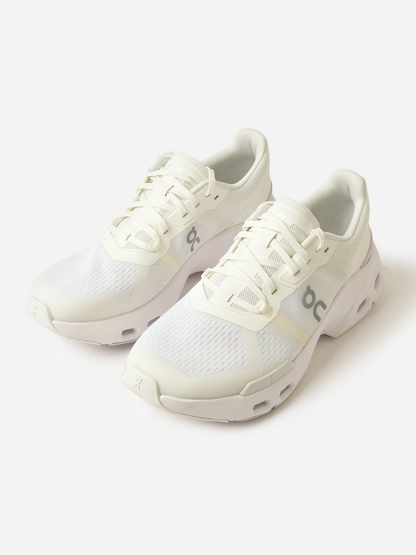 ON Women's Cloudpulse Sneaker