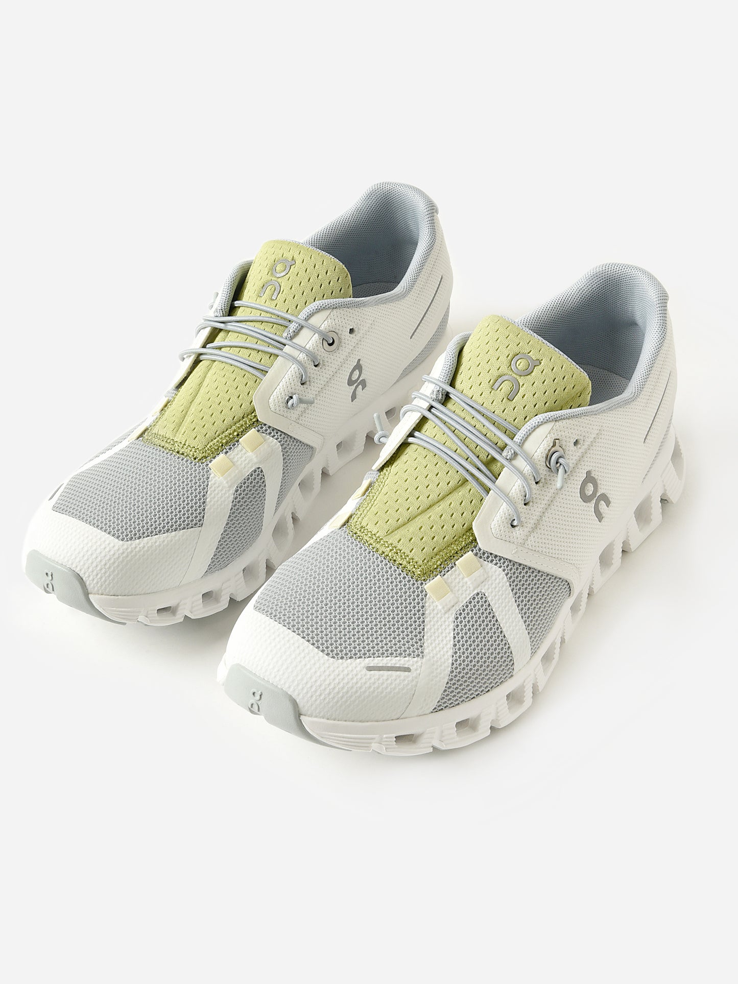 ON Women's Cloud 5 Push Sneaker