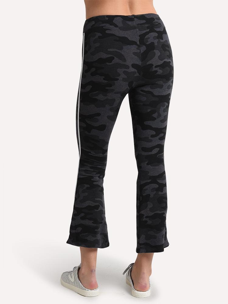 Sundry Camo Kick Flare Pant saintbernard