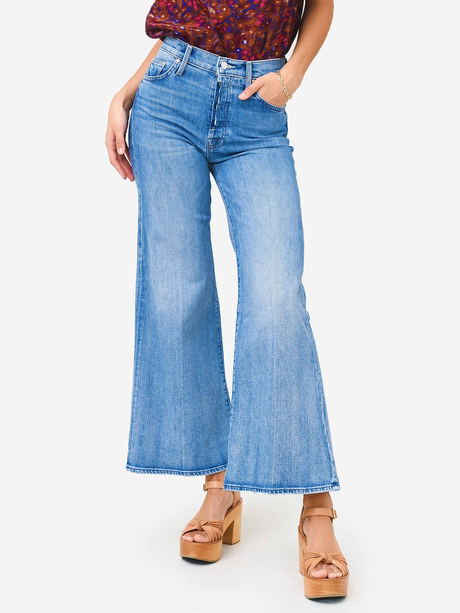 MOTHER Superior hotsell The Fly Cut Tomcat Roller Flare Leg High Rise Jeans Crashing 33