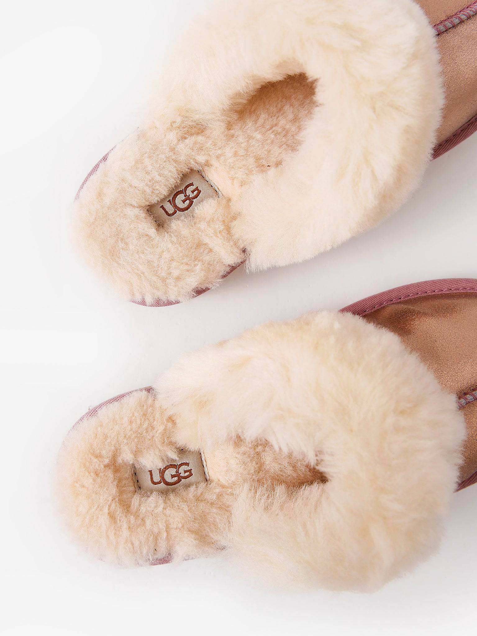 Ugg cozy 2024 ii metallic slippers