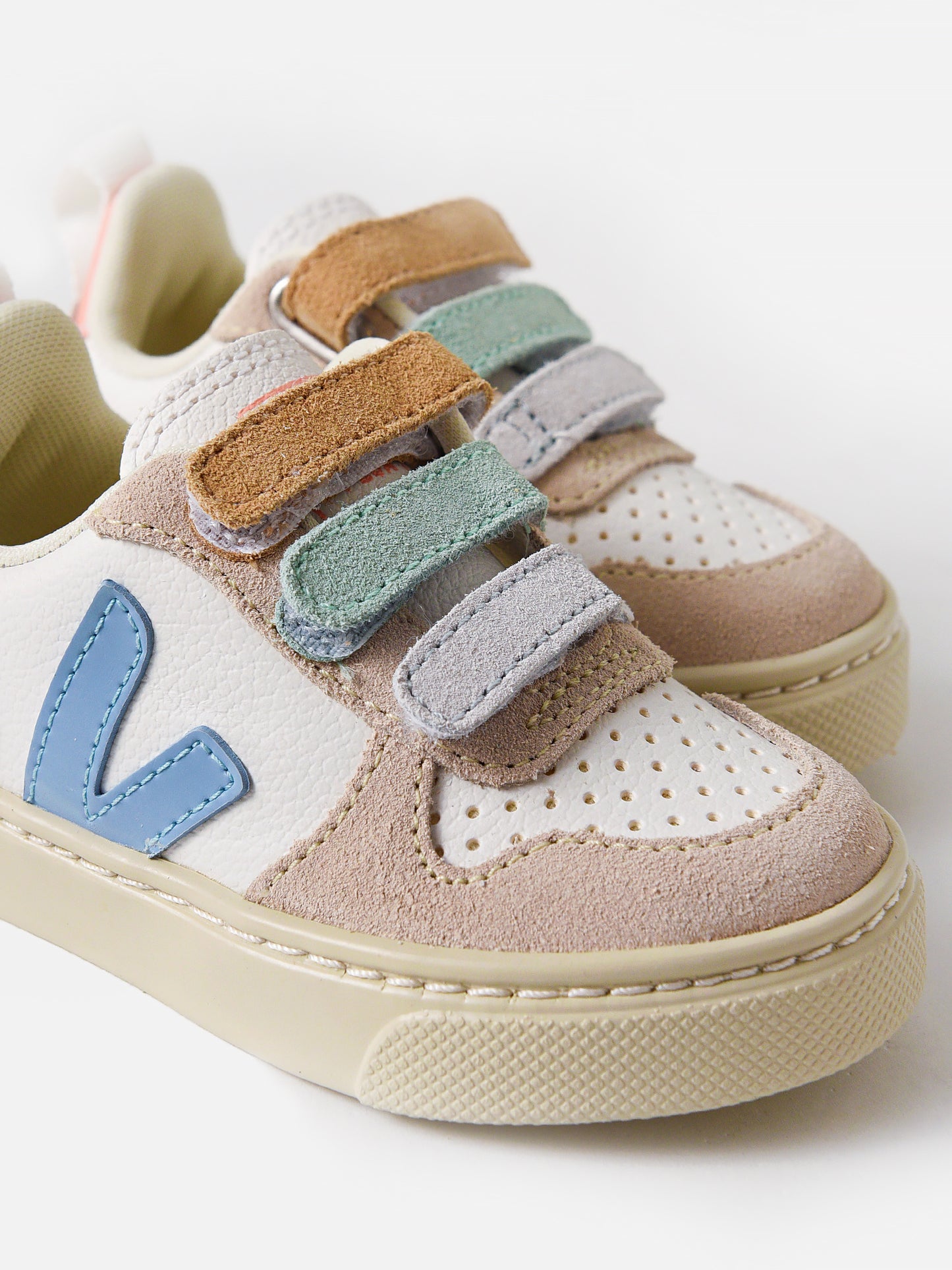 VEJA Kids' Small V-10 Chromefree Sneaker