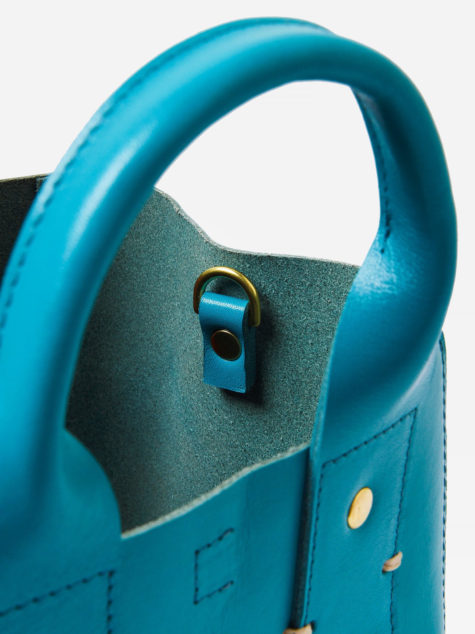 Visit Le Box Tote in Electric Blue Clare V. to find more. Shop for