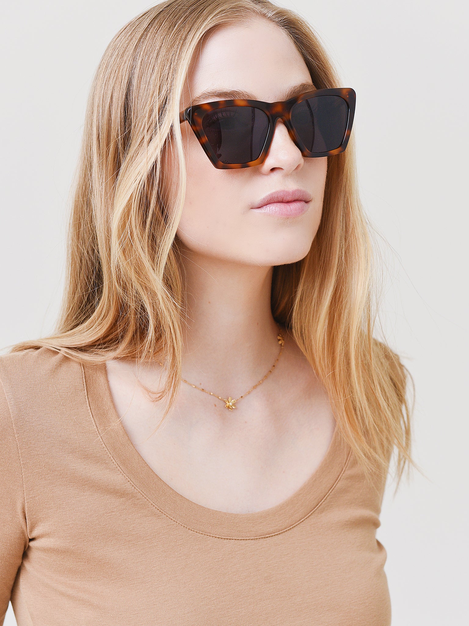 Lisbon hot sale sunglasses illesteva