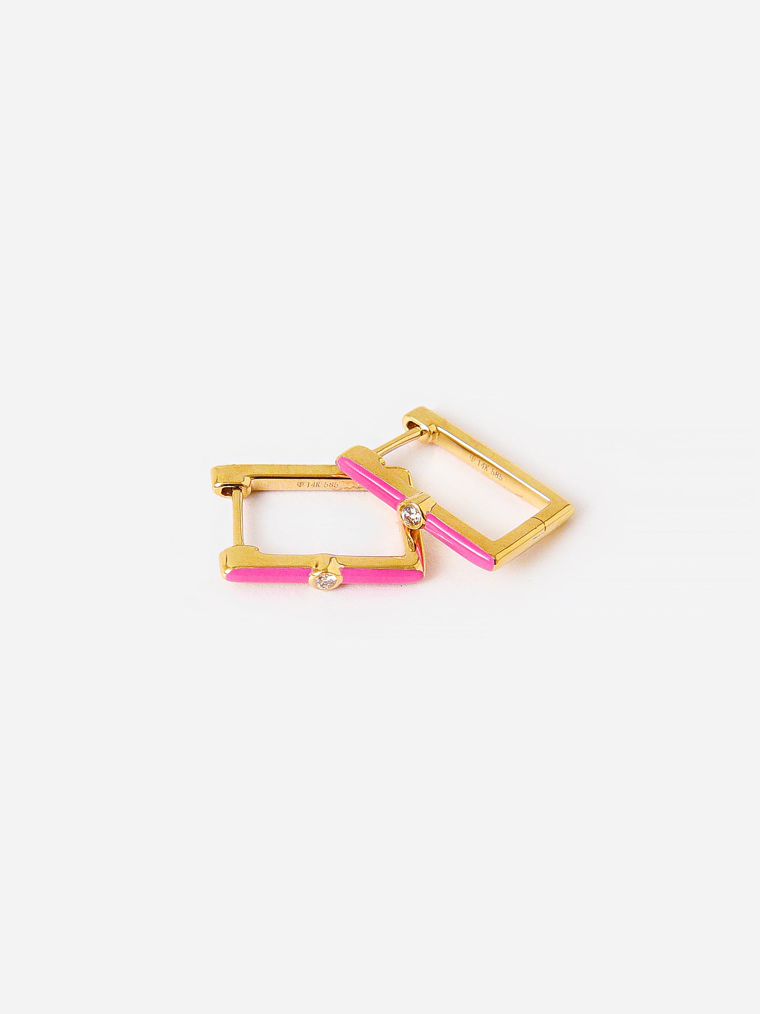 Francie B. Women's Enamel Square Huggie Earrings – Saintbernard.com